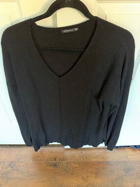Staccato Black V-Neck Textured Knit Top
